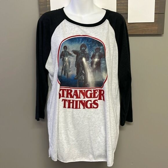 Stranger Things Heather Black/White Netflix Baseball 3/4 Sleeve T-Shirt- Large - Picture 1 of 8